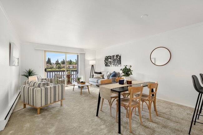 Great room with lake view - 31003 14th Ave S Unit Liberty Lake