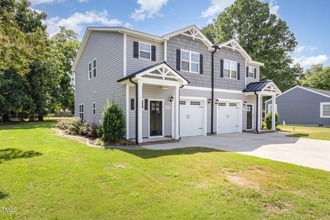 Photo - 205 S Walnut St