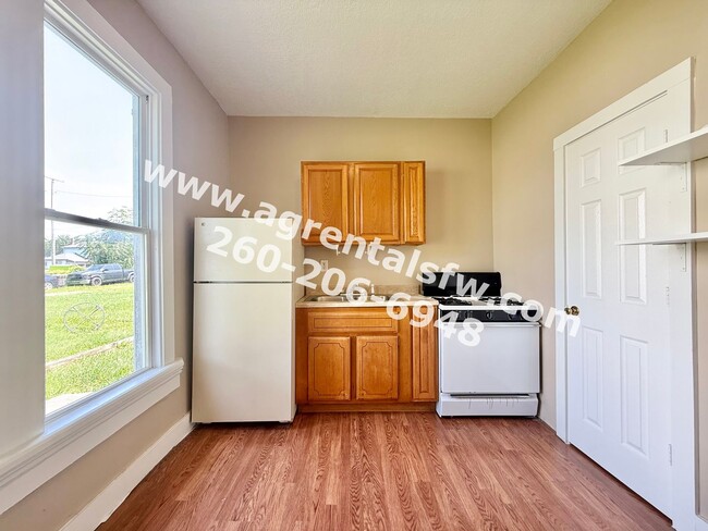 1210 Marion St Unit 1210 Marion St
