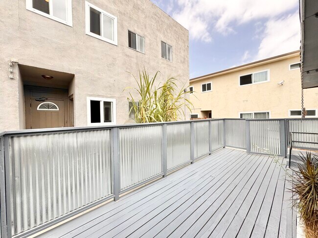 Photo - 4348 Lockwood Ave Unidad 1/2