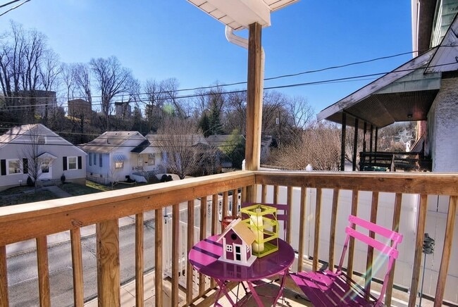 4067 Paxton Ave