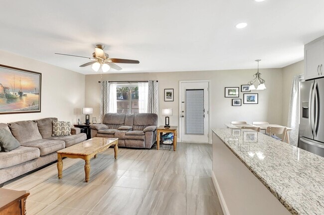 Photo - 413 Normandy Ln