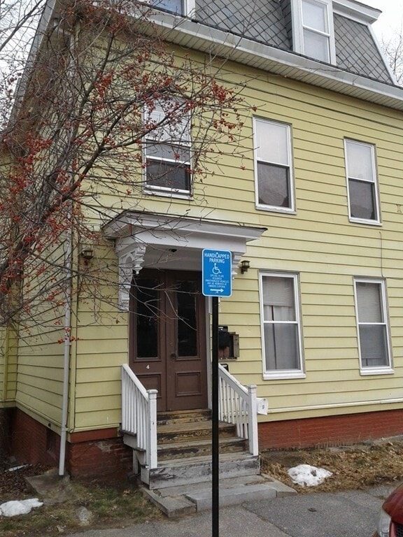 Building Photo - 4 Home St Unit 3