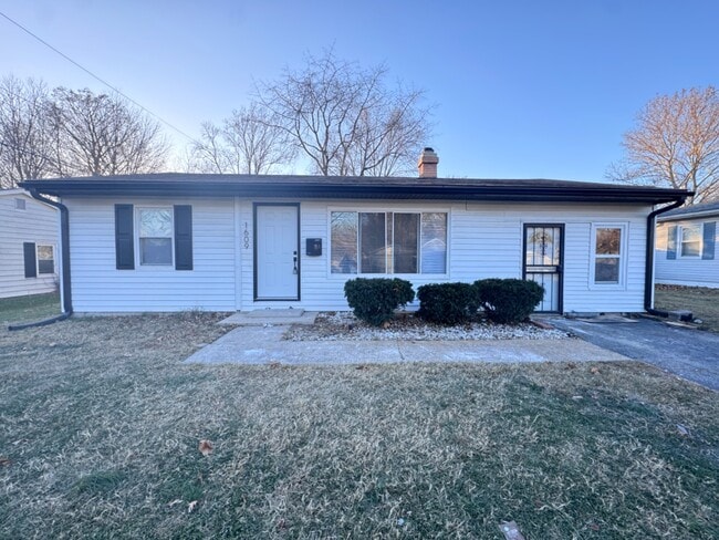 1609 Foster Dr