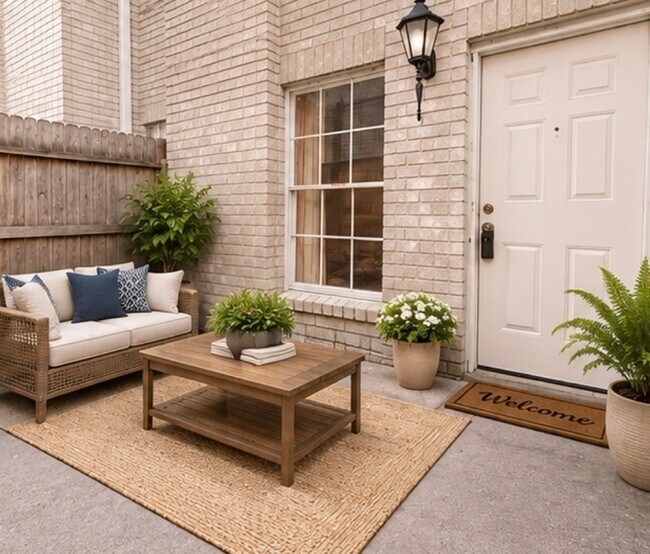 Photo - 17473 Red Oak Dr Unit 7473