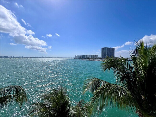 2000 Bay Dr Unit 409