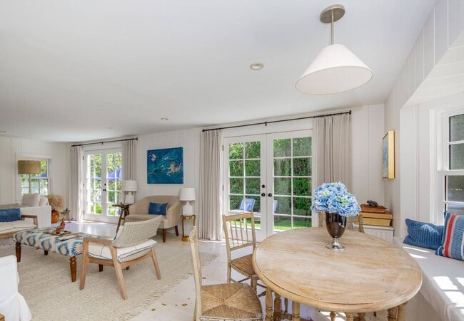 Photo - 156 Georgica Rd