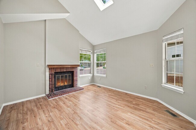 9333 Cattail Ct