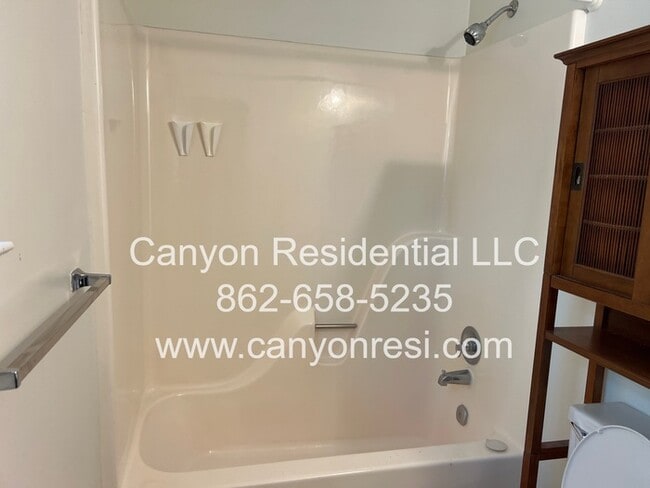 Photo - 2494 Shenandoah Dr