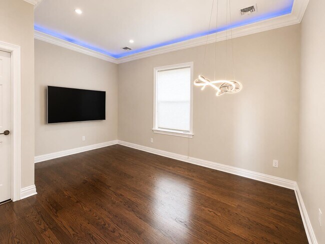 Photo - 6816 Bellevue Ave Unit 3A