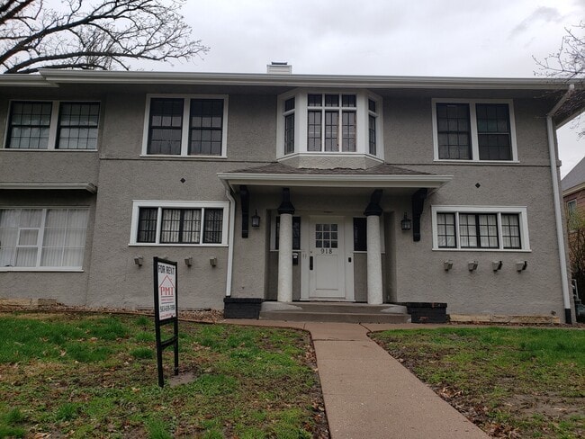 Photo - 918 E Locust St Unidad 2