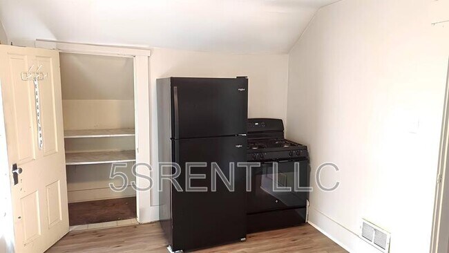 Photo - 85 W 2nd St Unidad 4