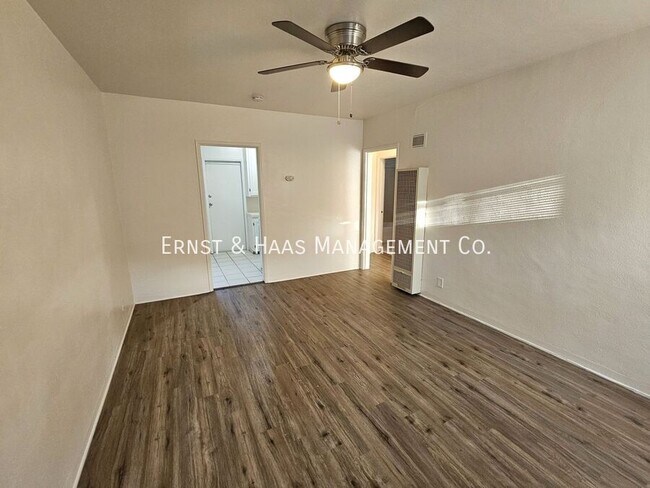 Photo - 29 W Market St