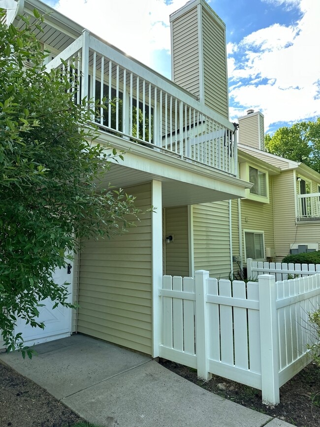 Photo - 2 Wynwood Dr Unit 2