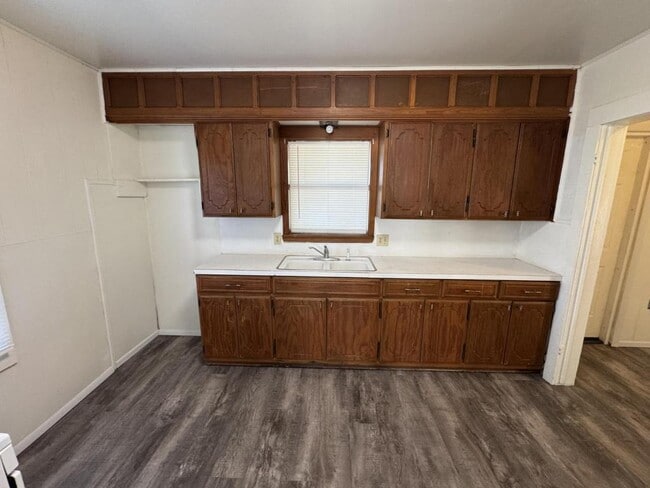 Photo - 800 S Cherry Ave