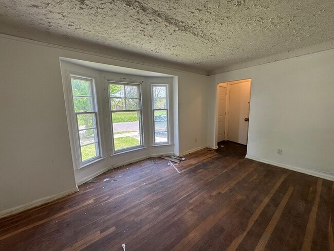 Photo - 9927 Beaconsfield St