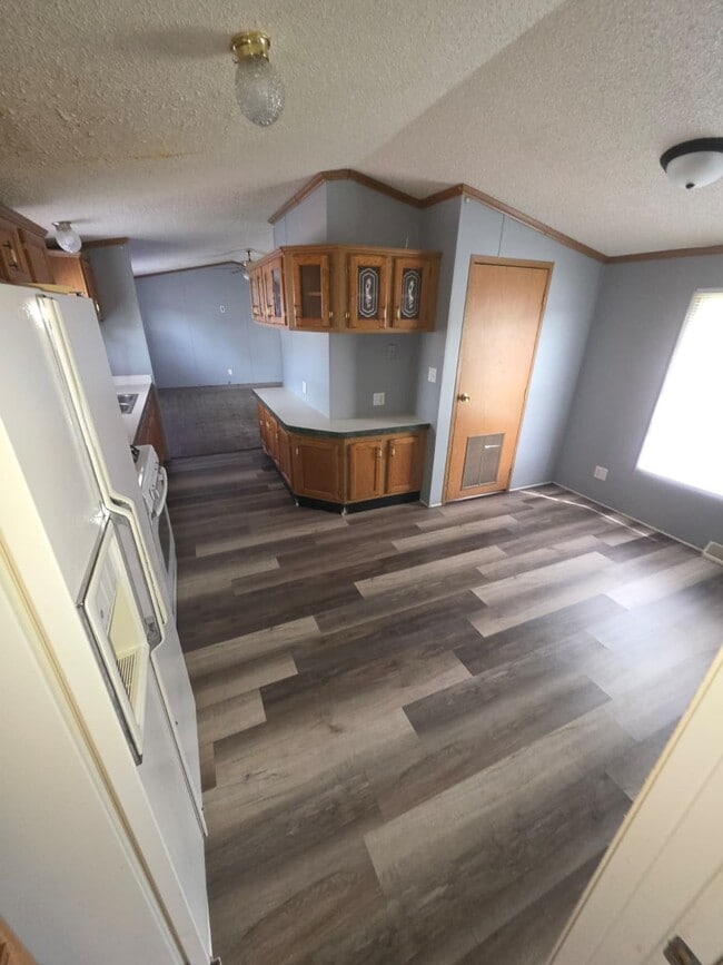 Photo - 905 W 37th Ave