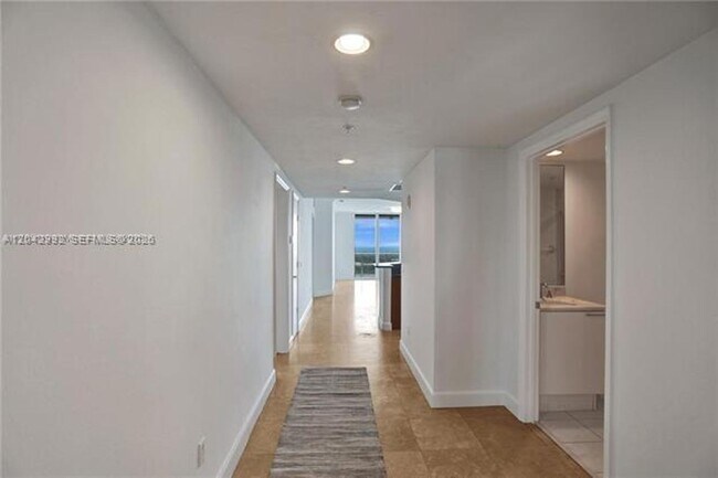 Photo - 15051 Royal Oaks Ln