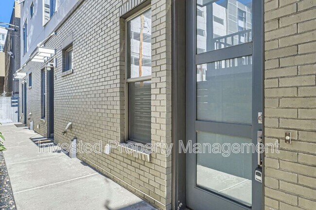1323 Elati St
