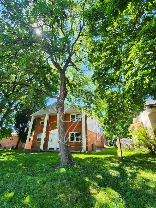 Photo - **Beautifully Updated 2-Bedroom Townhome** Unit D