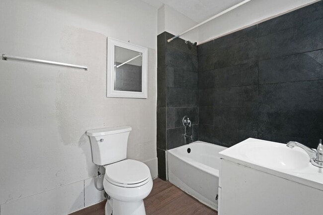 Photo - 214 E 1st St