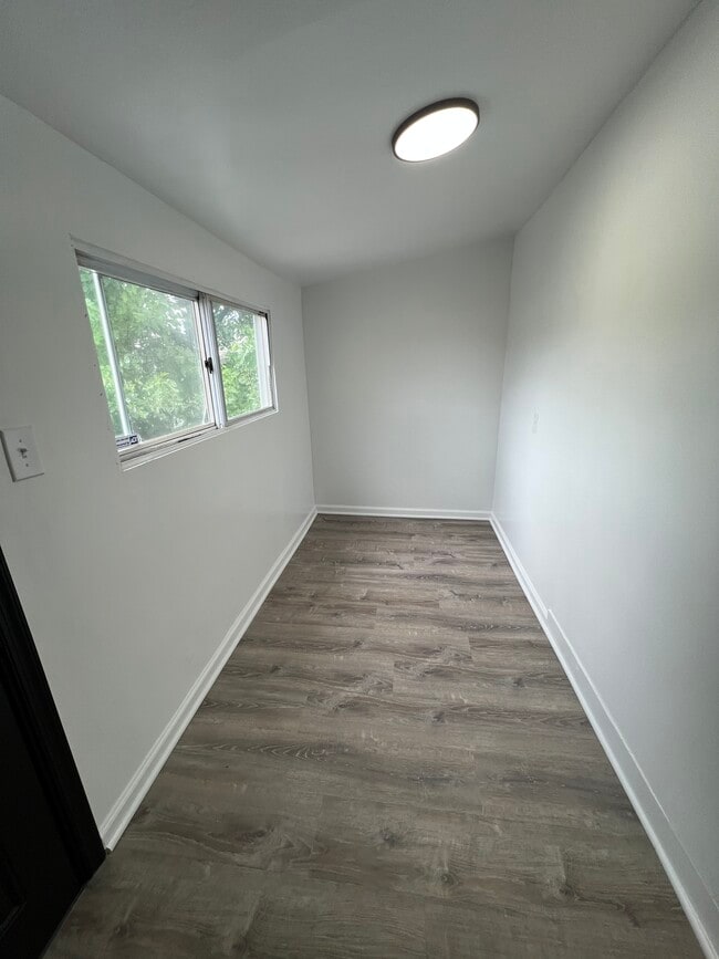 Photo - 305 E 20th St