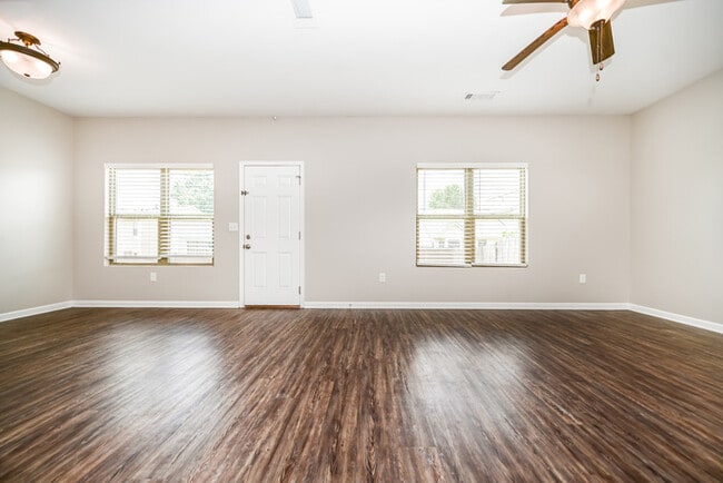 Photo - 429 Concord Terrace