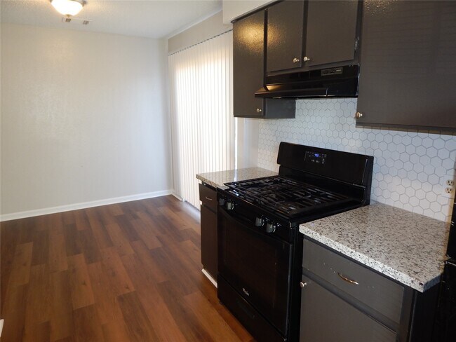 Photo - 204 Northpointe Ave Unit 204