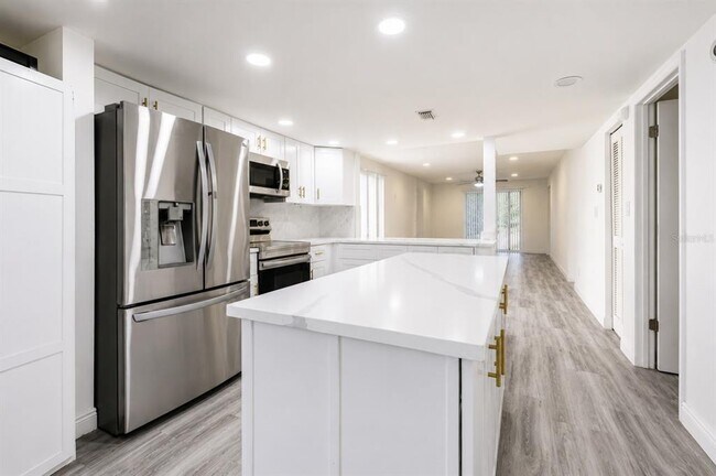 4965 Puritan Cir Unit 401