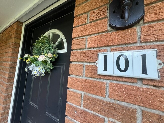 Photo - 101 Elliott Dr