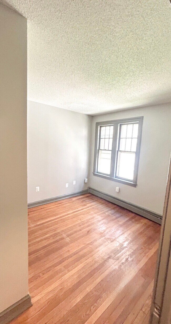 926 Asylum Ave Unit 1