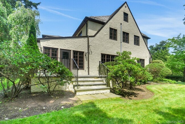 Photo - 46 Fenimore Rd