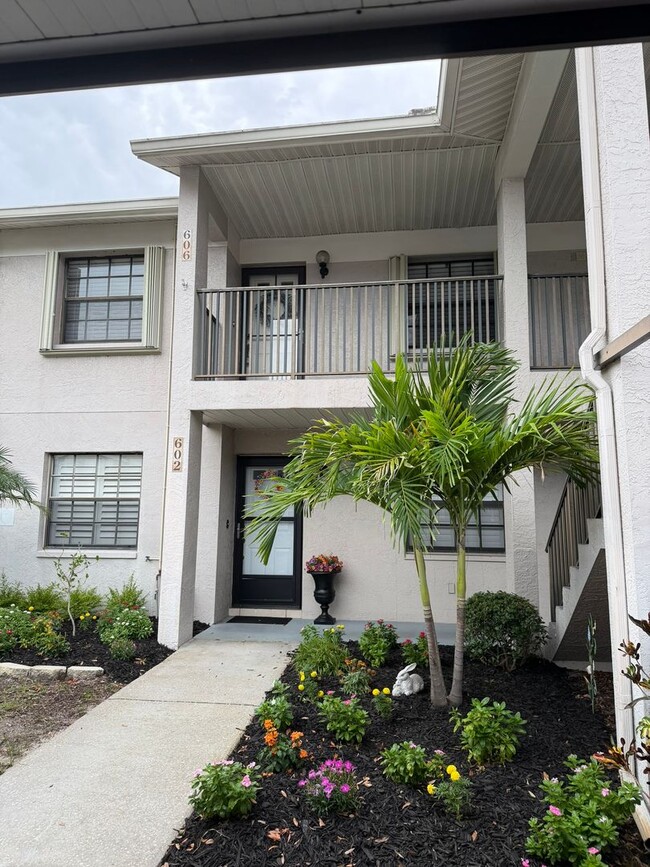 Building Photo - Perfect Condo in Dunedin