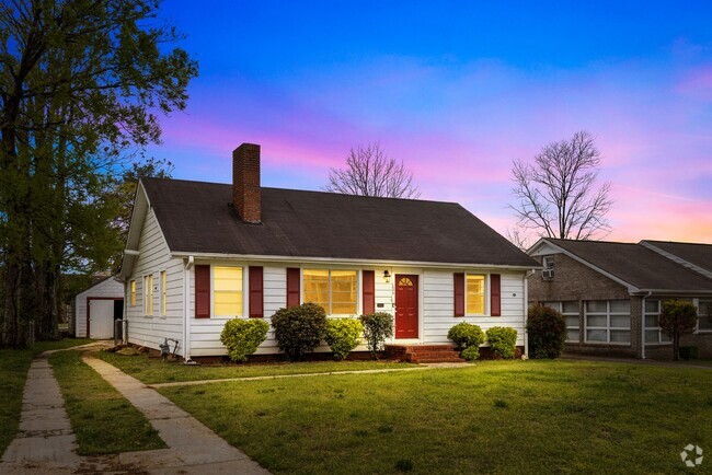 Building Photo - Cozy and Newly Renovated 3 Bedroom 1.5 Bat... Rental