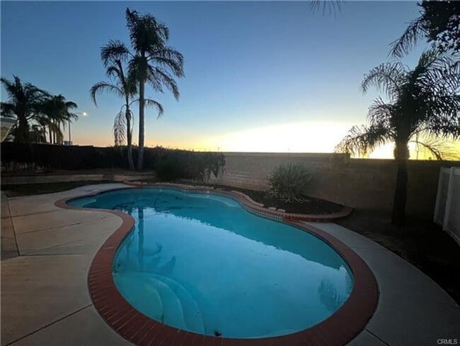 Stunning Pool Home in Menifee with Three-C... - Stunning Pool Home in Menifee with Three-C...