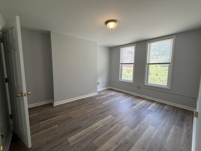 Photo - 221 Grant St Unit 221-B