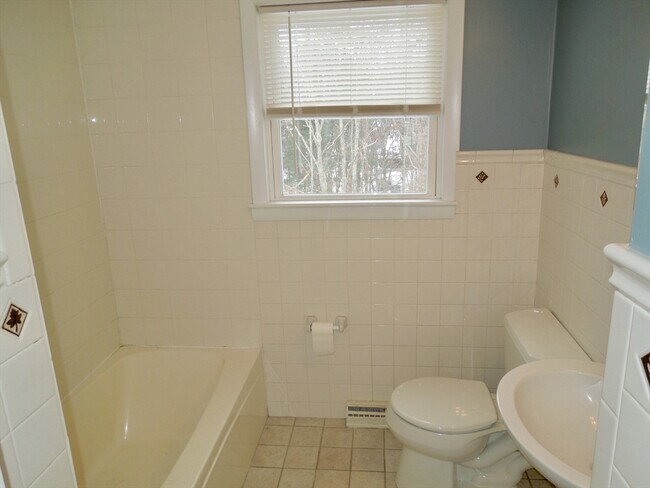 Photo - 75 7 Hills Rd