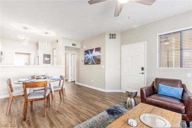 Photo - 7189 S Durango Dr Unidad 102