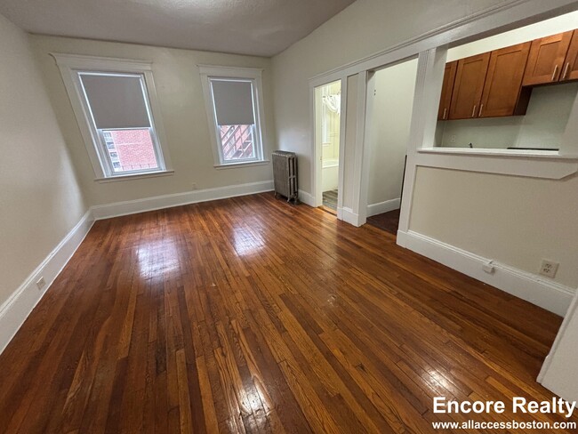 Building Photo - 1348 Commonwealth Ave Unit 18 Rental