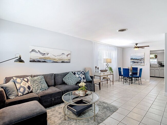 220 Southeast Jefferson Cir N