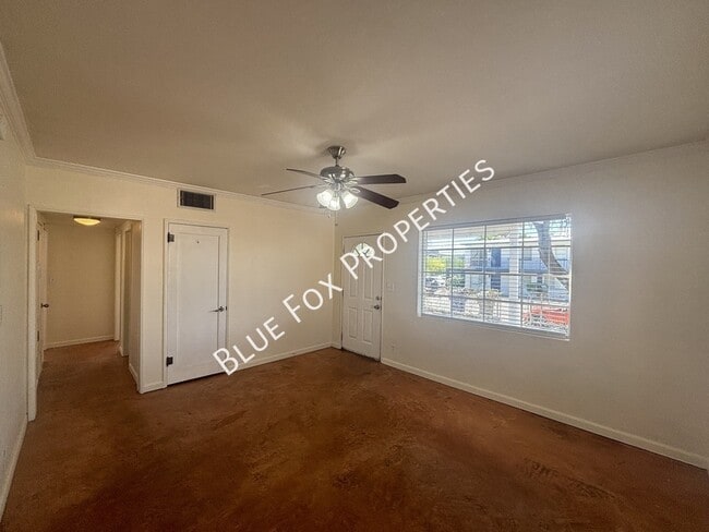 Photo - 925 E Adams St