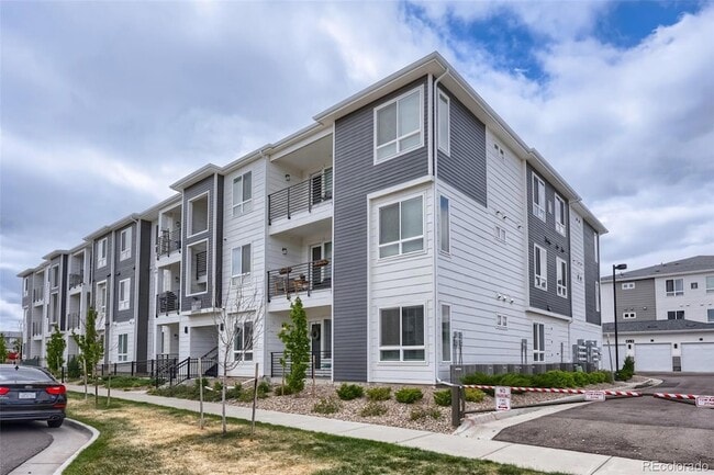6153 N Ceylon St Unit 10-108