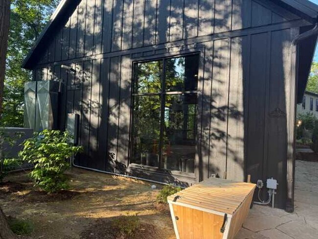 1109 E Buffalo St Unit SI ID1583690P