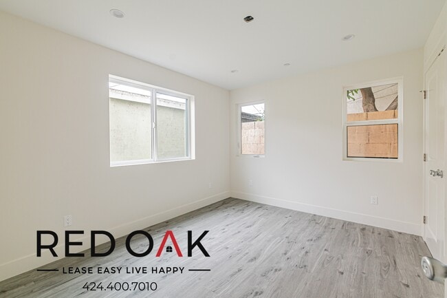 Photo - 11512 Oxford Ave Unidad F