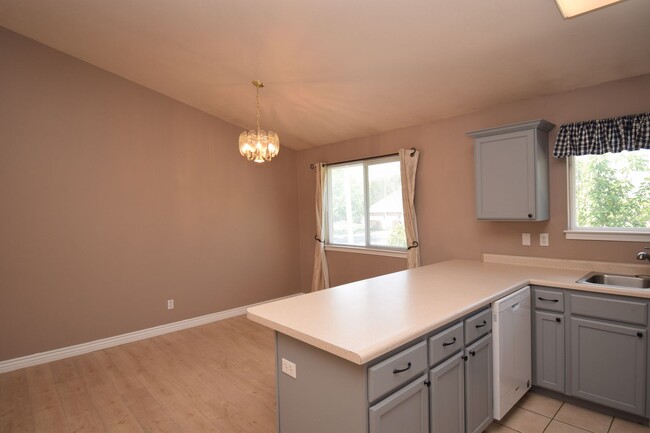 Photo - Amazing 3 Bedroom 2.5 Bathroom in SLC!!!