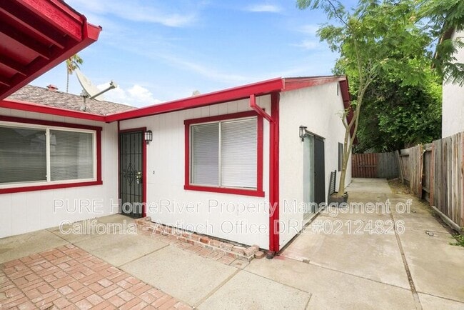 2121 Banyan Way