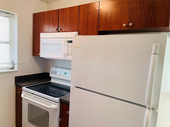 Photo - 2070 NE 162nd St Apartment Unit 3