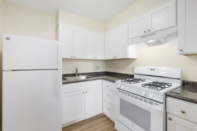 Photo - Parkway Apartments