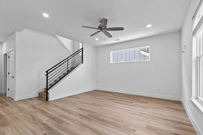 Photo - Dwell House Fall '25 Application Unidad 1