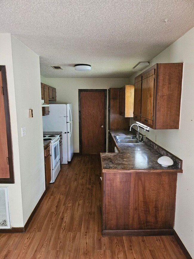 Photo - 130 Raymond Dr